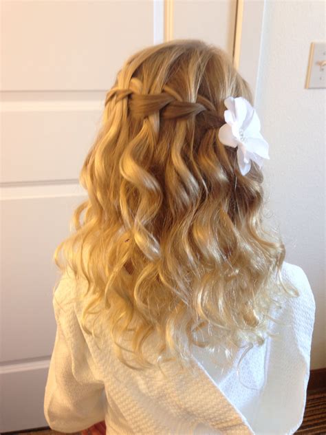 Pin de Valerie Peterson em Wedding hair | Penteado para daminhas ...