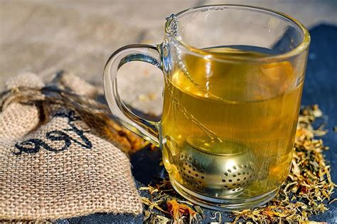 tee, teacup, cup, drink, hot drink, tea time, glass, golden, light, benefit from, enjoy | Pikist