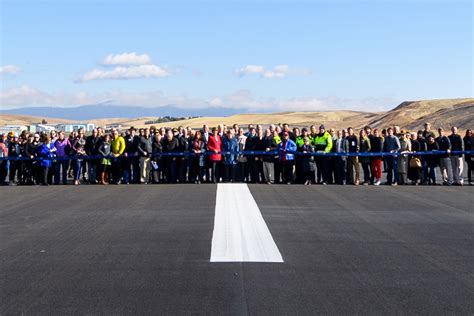 Pullman-Moscow Regional Airport reopens with new runway | WSU Insider ...