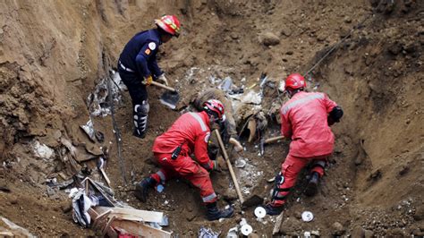 Hopes fading as death toll from Guatemala landslide rises to 86 - ITV News