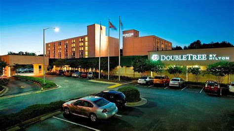 Reserve DoubleTree BWI Airport Parking | Way.com