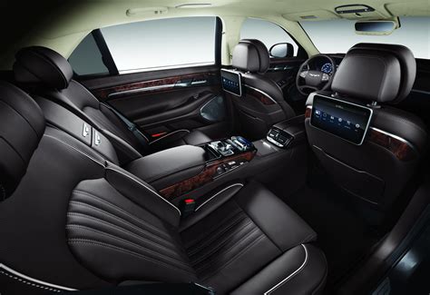 Genesis G90_Interior (6) - myAutoWorld.com