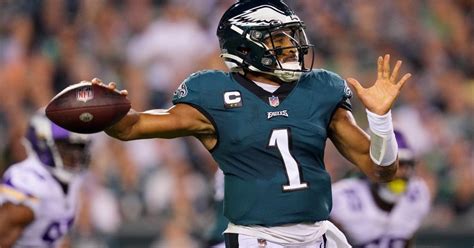 How long is Jalen Hurts out? Latest news, injury update, return timeline for Eagles QB ...