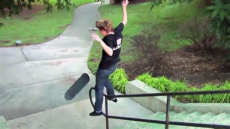 Skateboard fails. - YouTube