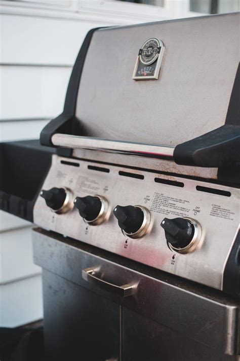 How to Adjust Gas Grill Regulator - Kitchen Grills Guide