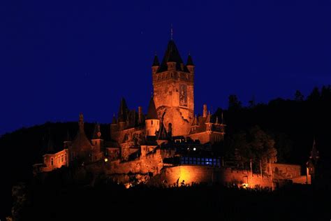 Reichsburg zu Cochem bei Nacht Foto & Bild | kunstfotografie & kultur, feuerwerk, schloss Bilder ...