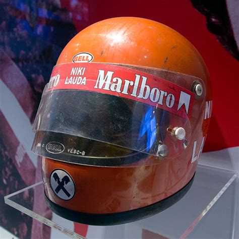 File:Niki Lauda helmet Museo Ferrari.jpg - Wikipedia