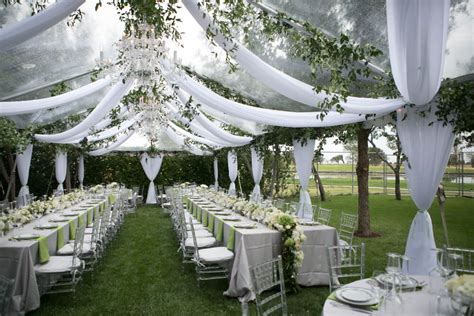 Best Summer Wedding Trends for your Outdoor Tent Wedding