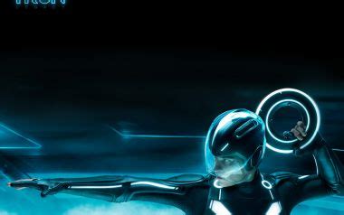 Free Wallpapers: TRON Throwing Light Disc | Movies