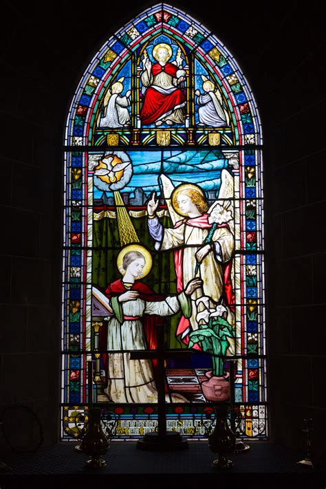 File:Grouville Church stained glass window 01.JPG