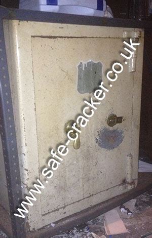 Old antique safe opening service All old antique safes opened no matter what make