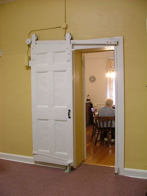 Very old sliding door | Inside the Brookhouse Home in Salem,… | Flickr