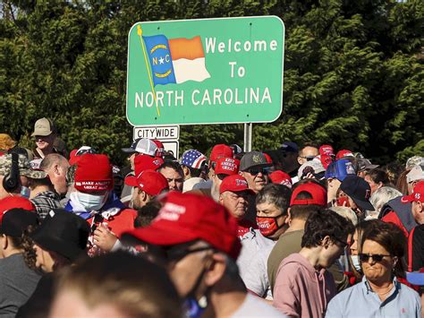 PHOTOS: Lines Wind Through the Countryside for Trump in North Carolina