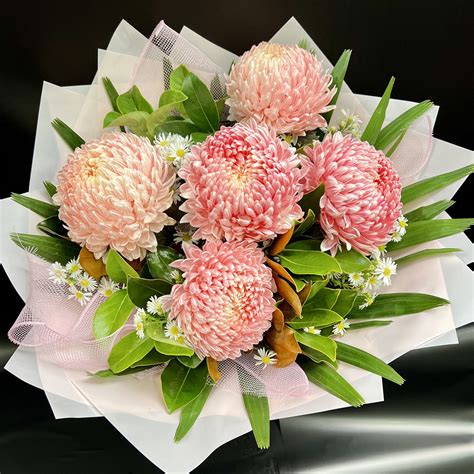Mum Chrysanthemum Bouquet - Lavish Flowers Online