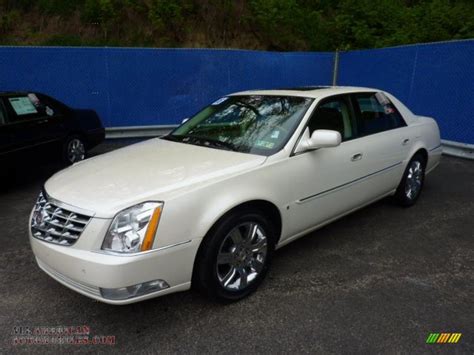 2008 Cadillac DTS - Information and photos - MOMENTcar