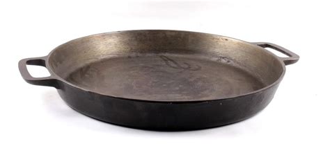 Large Griswold Cast Iron "Hotel" Skillet