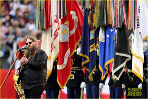 Chris Stapleton Performs National Anthem at Super Bowl 2023 - Watch ...