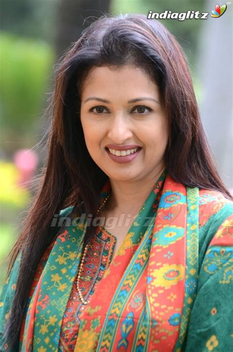 Gautami Gallery - Bollywood Actress gallery stills images clips - IndiaGlitz.com