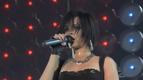 Rihanna - Umbrella (Live Earth Concert, Tokyo) (4K-Upscale) 2007 - YouTube