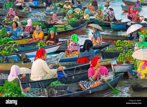 Lok Baintan Floating market, Banjarmasin, Kalimantan, Indonesia Stock ...