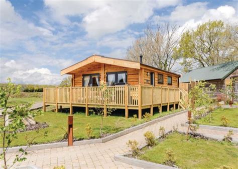 10 Best Lodges with Hot Tubs Hampshire - Best Lodges With Hot Tubs