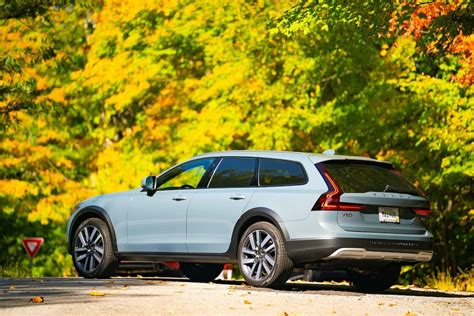 2021 Volvo V90 Cross Country T6: AWD Volvo’s lifted midsize wagon ...