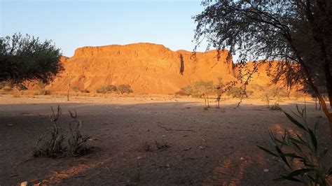 Als achtergrond van ons uitzicht: de fossilized dunes van Gondwana. | Foto | Koos en Ingrid’s ...