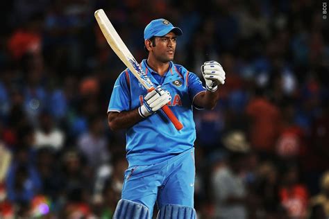 MS Dhoni Likely To Bat At The Top Orders - World Cricket News
