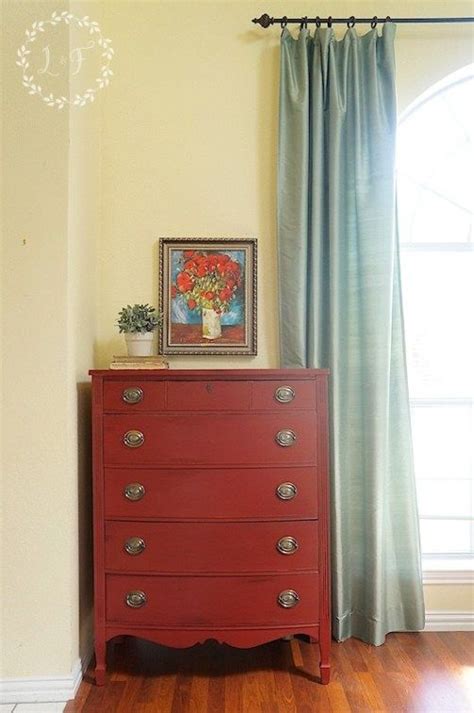 Three Tips for Painting Furniture Red