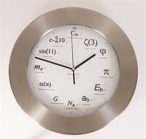 Geek Metal Clock | Gadgetsin