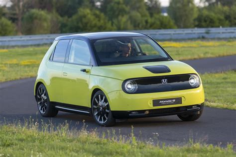 The all-electric Honda e looks absolutely cute in green - Auto News