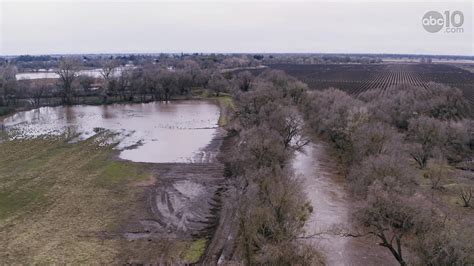 Drone Video | Cosumnes River levee breach leading to Wilton area flooding | abc10.com