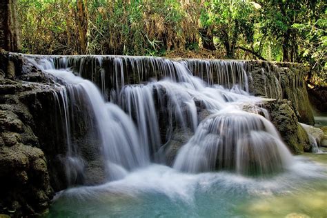 Waterfalls Under the Cloudy Sky · Free Stock Photo