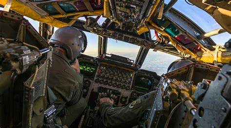 Tales From The Cockpit: Testing The B-52 Stratofortress Bomber With The USAFTPS At Edwards AFB ...