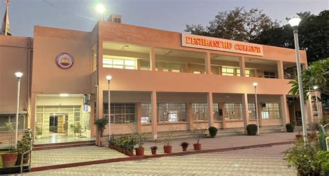 Welcome To Deshbandhu College