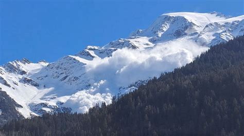 Six killed as avalanche sweeps French Alps mountainside | CNN