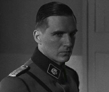 Pin by taeuser on whi on Рэйф Файнс | Schindler's list, Ralph fiennes, Amon goeth