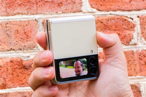 The Z Flip 3 has an eye-catching design and comes in 7 colors - CNET