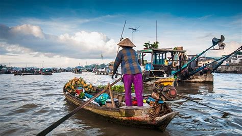 Exploring 4 must see floating markets in Mekong Delta - TNK Travel