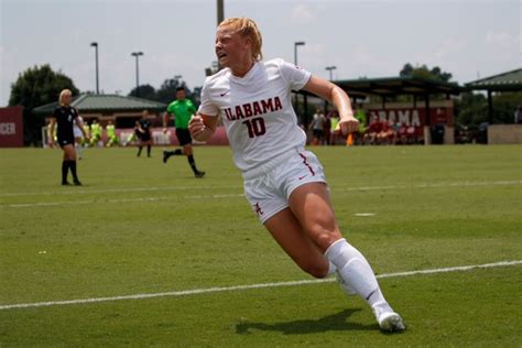 Alabama Soccer Tops Vanderbilt 3-1 in Exhibition Game - Sports Illustrated Alabama Crimson Tide ...