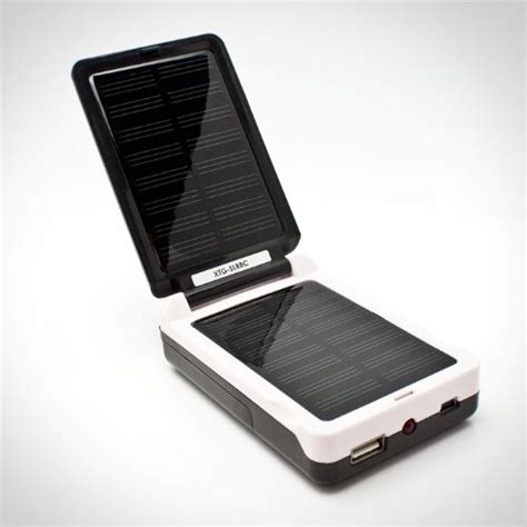 AA and AAA Solar Battery Charger - Charge Your Batteries Via USB or Sun ...