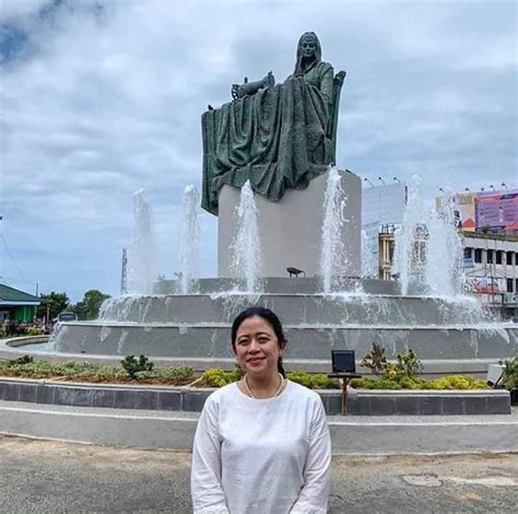 Keluarga Besar Ibu Hj. Fatmawati Soekarno Hadiri Peresmian Monumen - jejakkasus.co.id