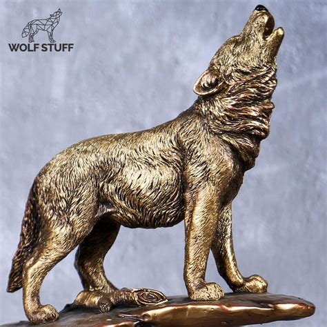 Howling wolf statue | Wolf Stuff