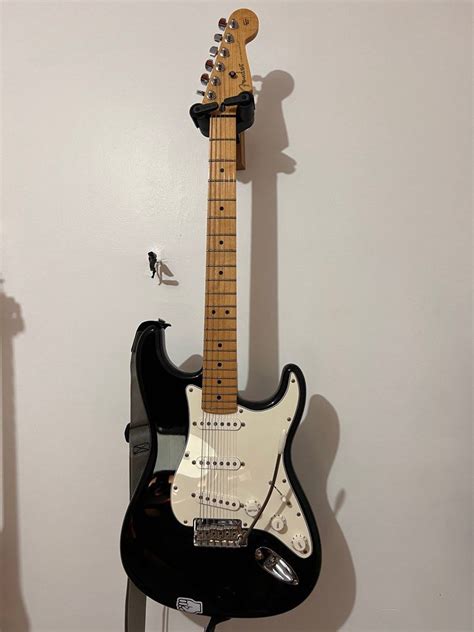 Fender Player Series Stratocaster, Hobbies & Toys, Music & Media ...