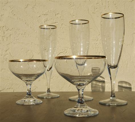 Vintage GOLD RIMMED Champagne Glasses. s/5 Glasses Dorthy