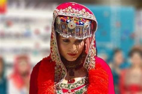 Gilgit Baltistan Dresses - Fashion Redefined | Pakistan culture, Gilgit baltistan, Pakistani culture