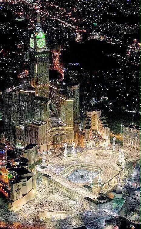 Awe-inspiring Night View of the Grand Mosque in Mecca