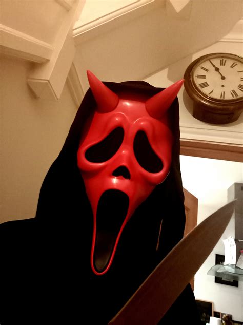 DEVIL GHOSTFACE COSPLAY (SORTA) Got a new ghostface mask and wanted to ...