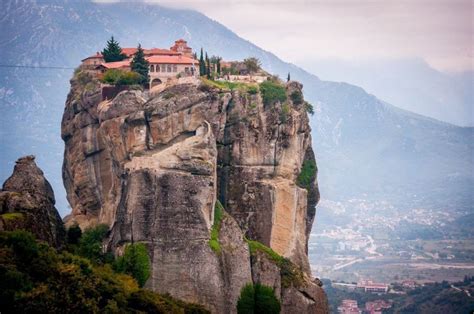 Cómo visitar los Monasterios de Meteora en Grecia y qué ver