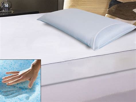 Gel Memory Foam Classic Pillow w/Vented Cover